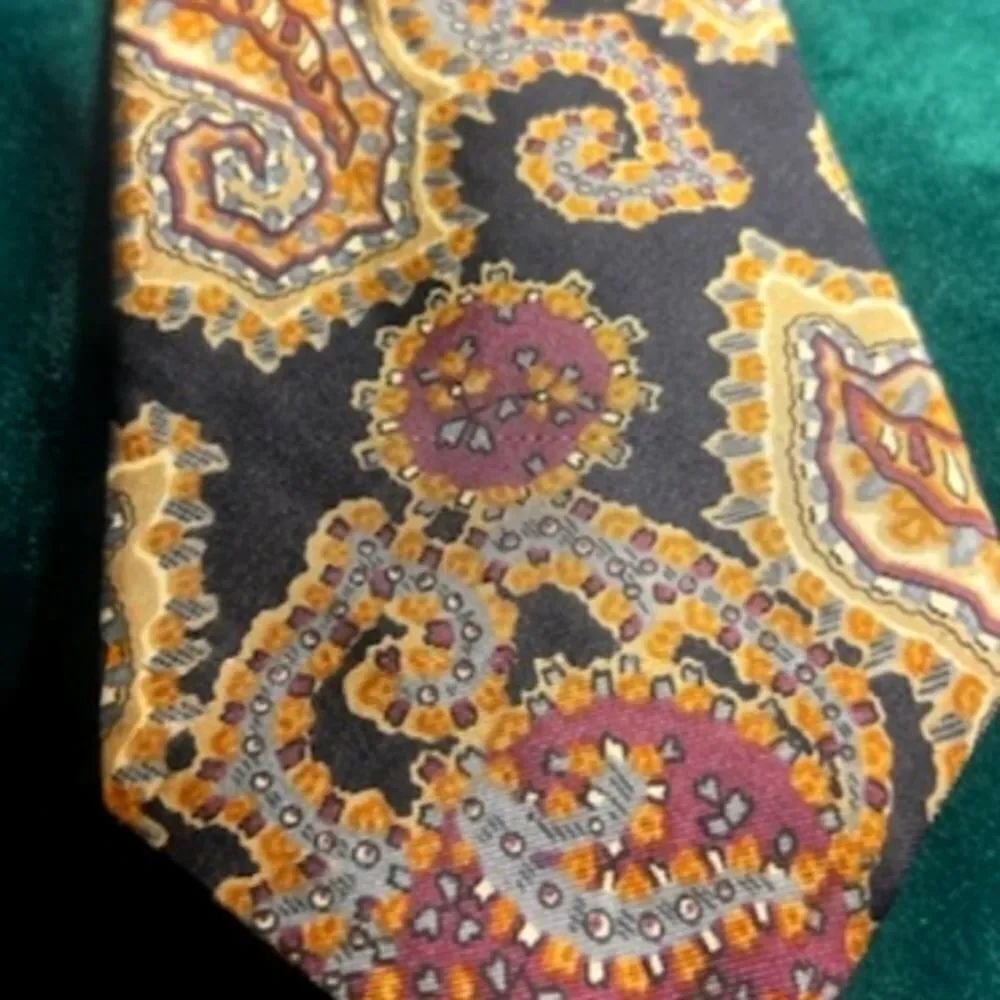 NWT Christian Dior Monsieur All Italian Silk Paisley  Tie Made in the USA